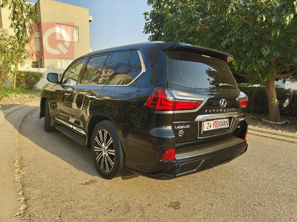 Lexus LX